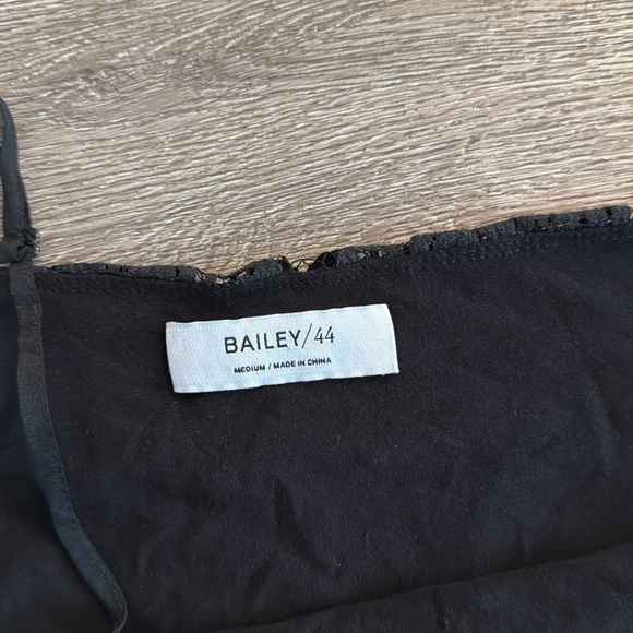 Bailey 44 Womens Tusk Lace Black Cold Shoulder Pullover Top Blouse Size Medium - Picture 4 of 5